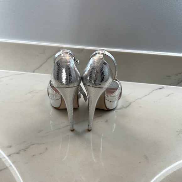 Silver heels - Picture 4 of 6